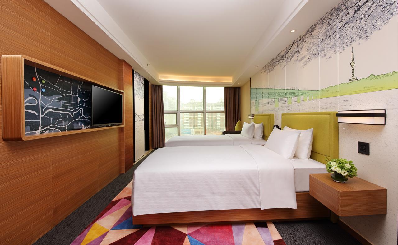 Hampton By Hilton Wuhan Tianhe Airport East ภายนอก รูปภาพ