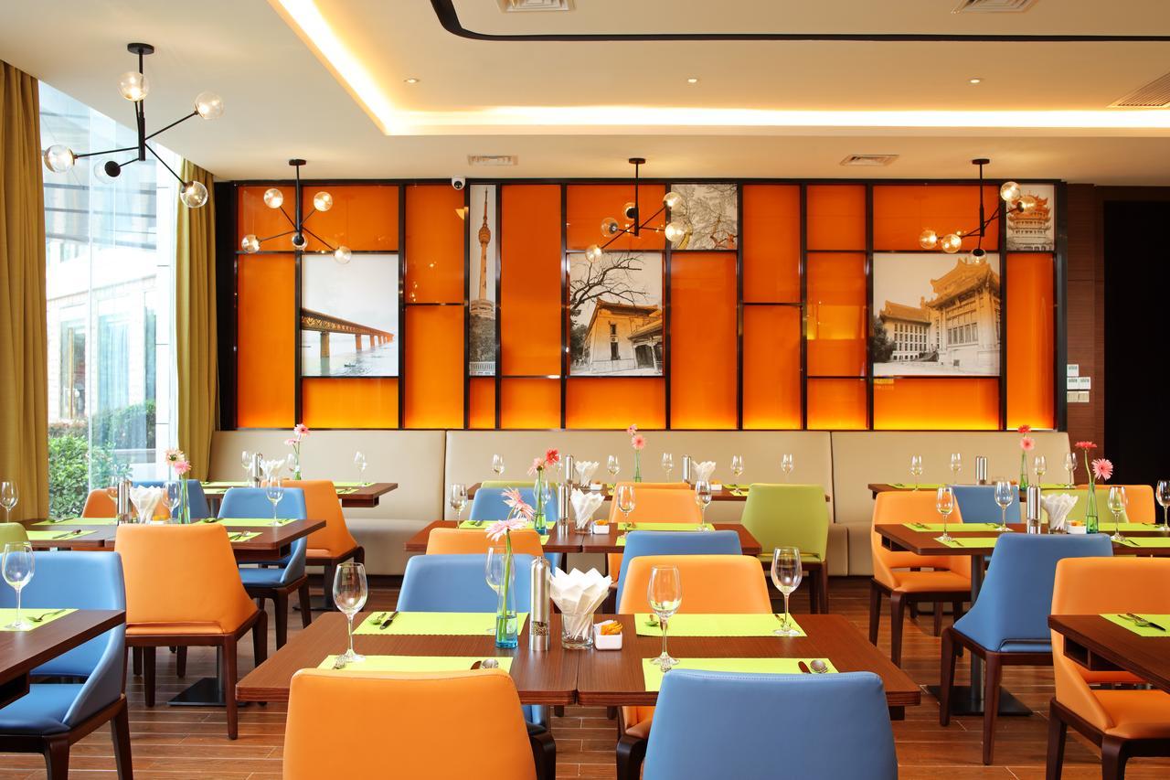 Hampton By Hilton Wuhan Tianhe Airport East ภายนอก รูปภาพ