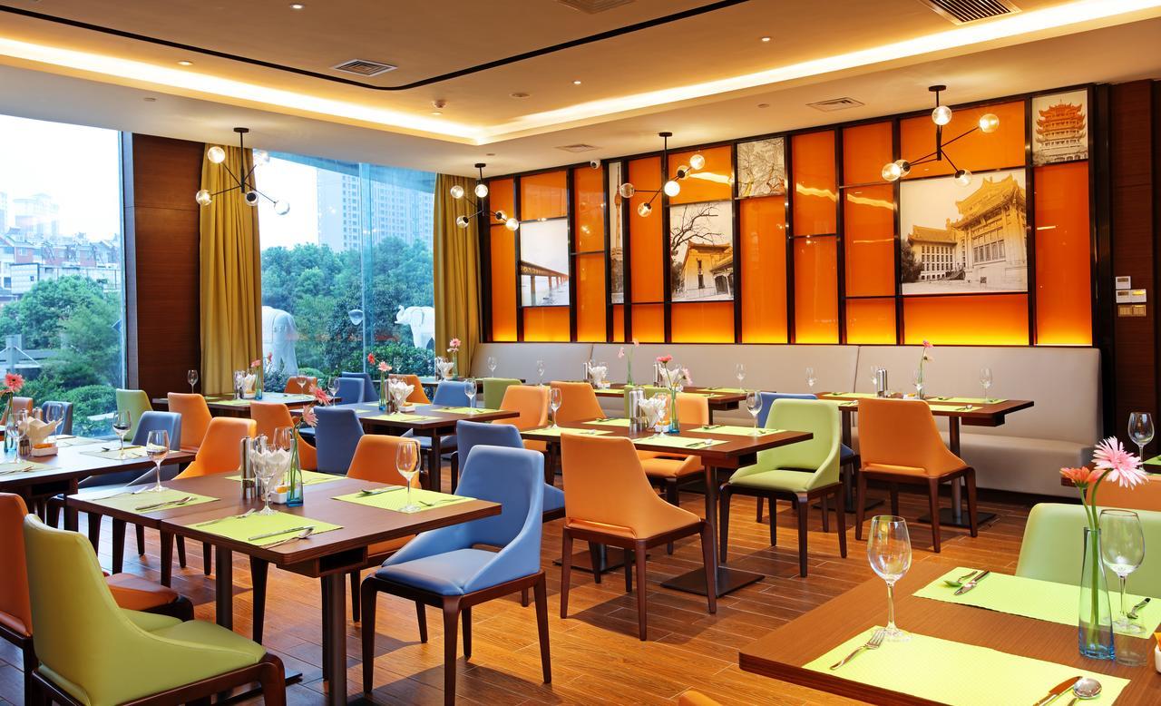 Hampton By Hilton Wuhan Tianhe Airport East ภายนอก รูปภาพ